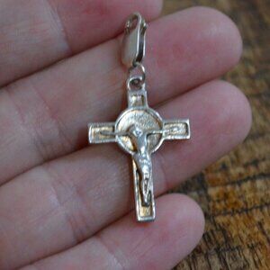 Sterling Silver Jesus on Cross Pendant Christian Religious Necklace Charm 3.9 gm